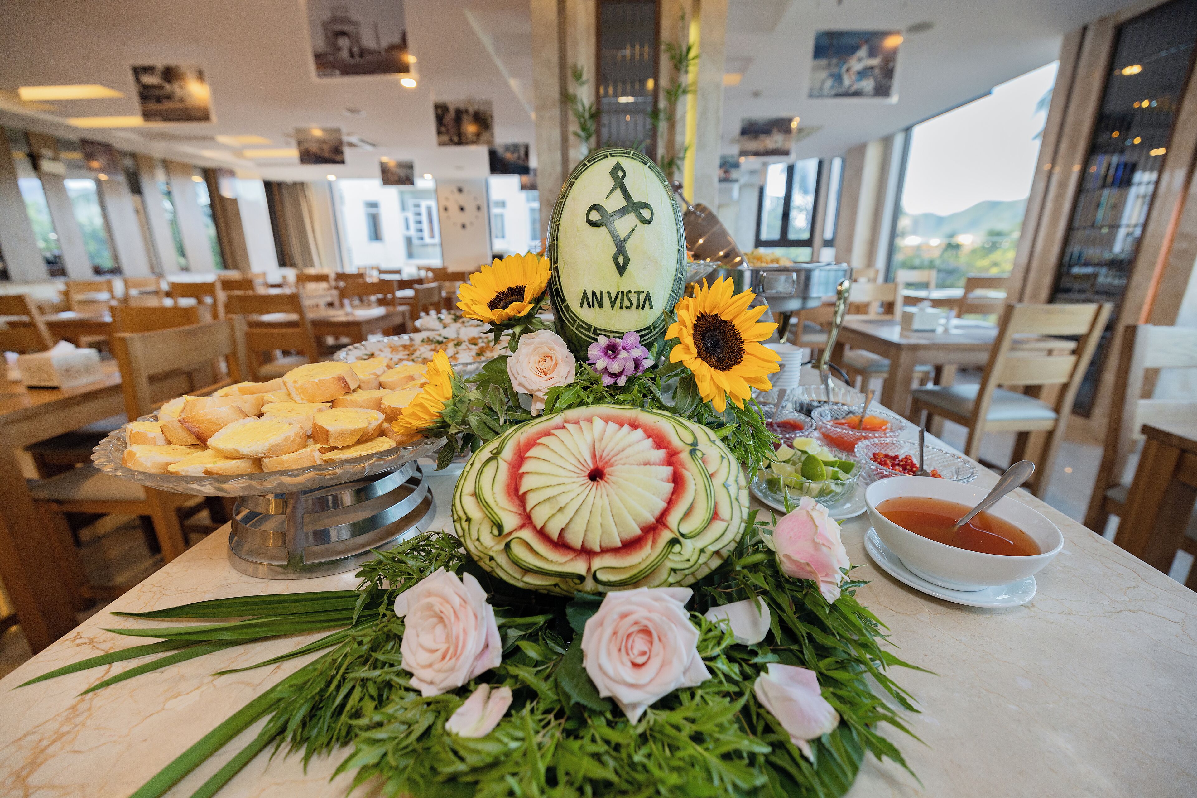 daily buffet breakfast (vnd 200000 per person)