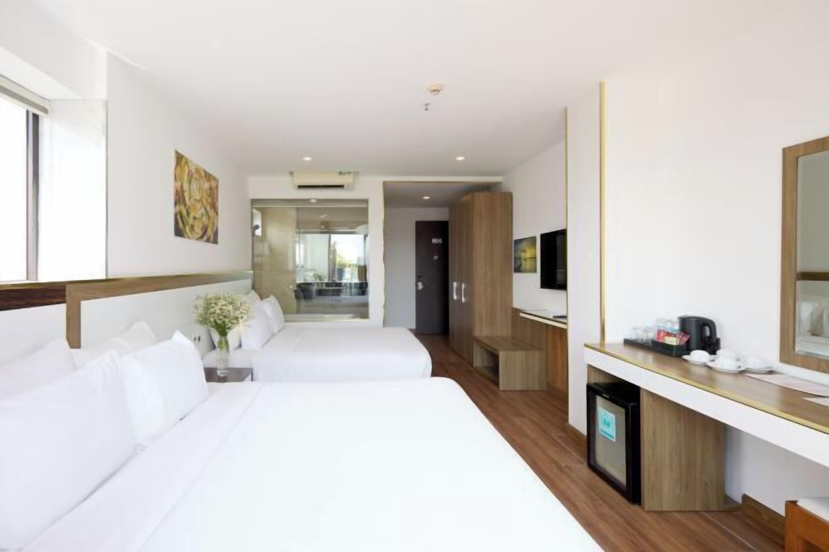 Minibar, in-room safe, desk, laptop workspace