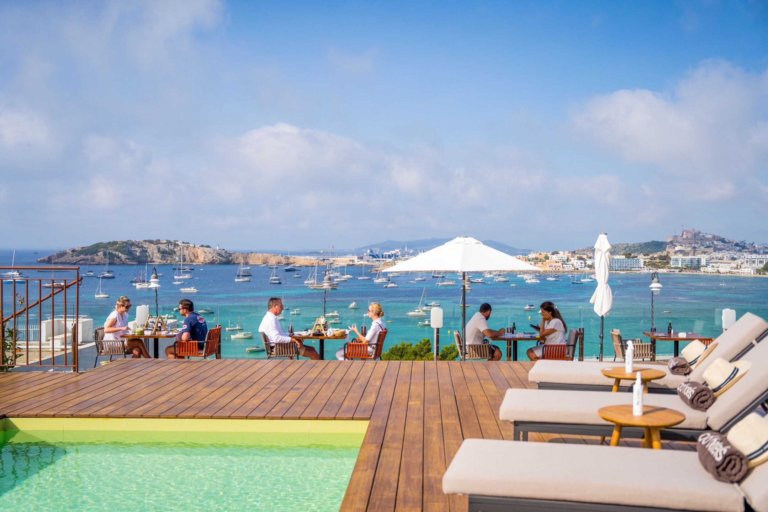 2 restaurants, breakfast, lunch, dinner served; mediterranean cuisine