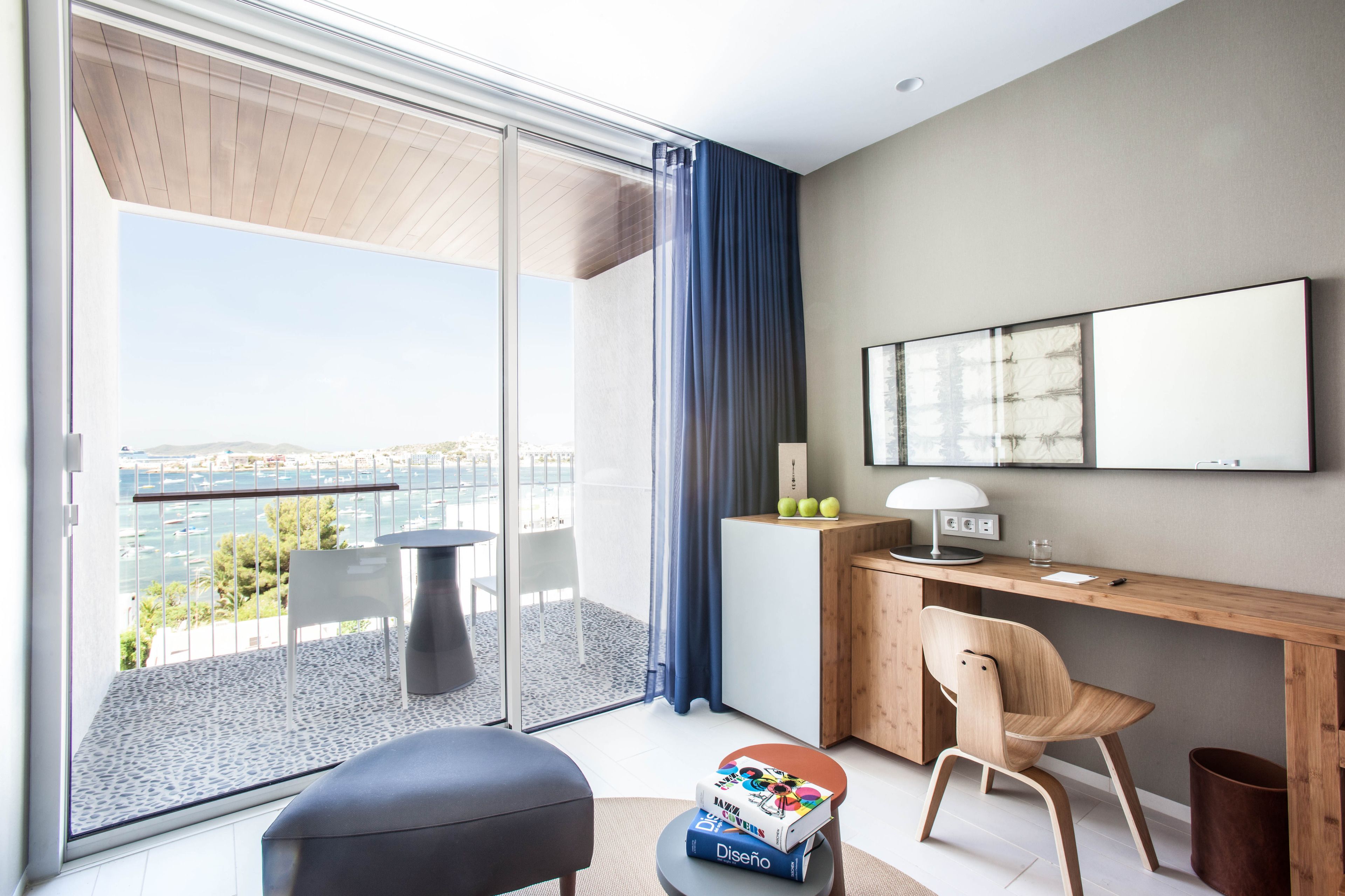 deluxe double room, sea view | 1 bedroom, premium bedding, down duvets, minibar