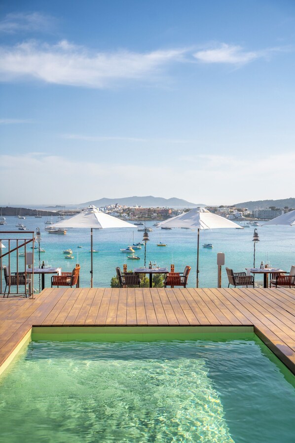 2 restaurants, breakfast, lunch, dinner served; Mediterranean cuisine - Ocean Drive Talamanca (Ibiza Town)