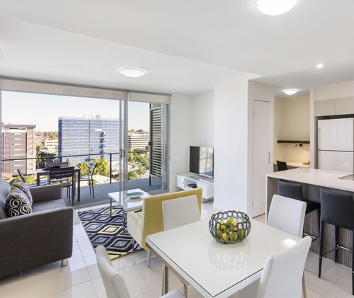 Oaks Brisbane Woolloongabba Suites
