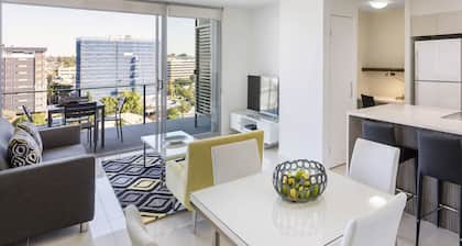 Oaks Brisbane Woolloongabba Suites