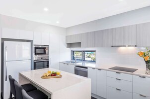 In-room safe, desk, iron/ironing board, cribs/infant beds