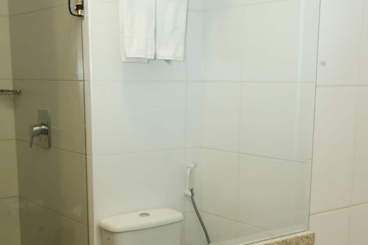 Habitación estándar doble, 1 habitación, accesible para personas con discapacidad | Lavabo del cuarto de baño