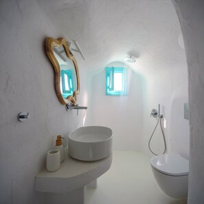 Rumah Tradisional | Wastafel kamar mandi