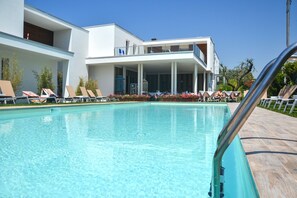 Seasonal outdoor pool
