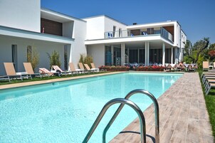 Seasonal outdoor pool
