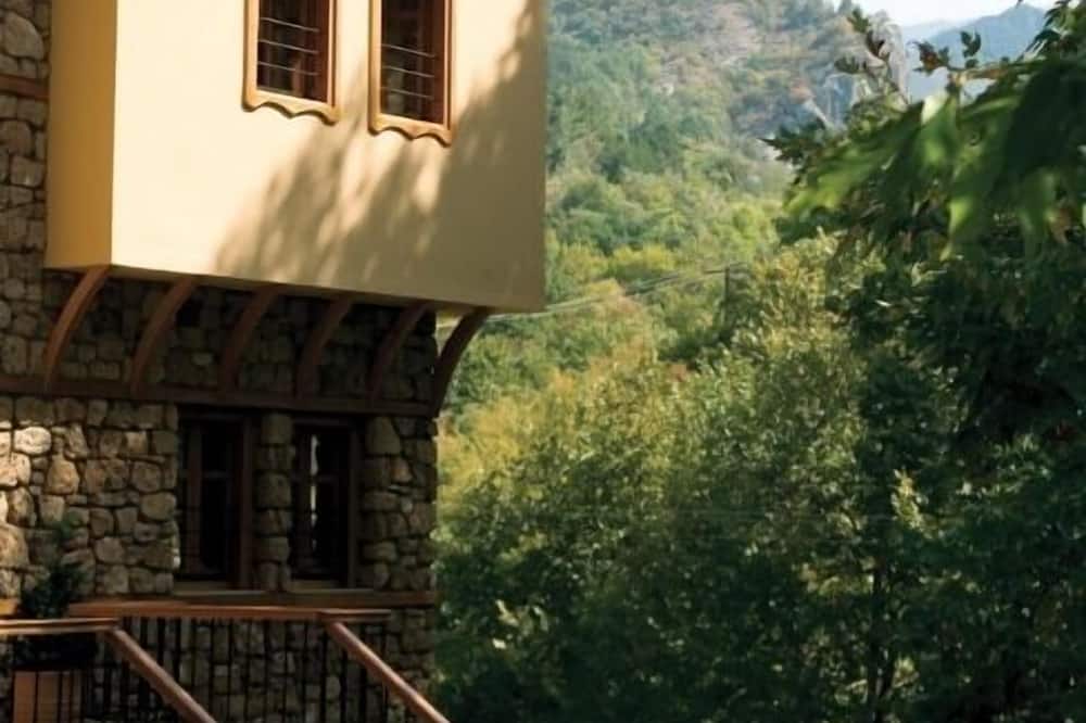 Roes Suites