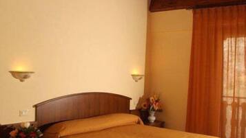 Double or Twin Room | Free cots/infant beds, rollaway beds, free WiFi