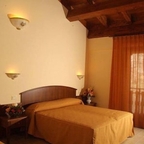 Doppel- oder Zweibettzimmer