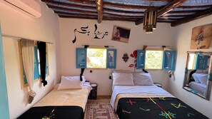 Lakens van Egyptisch katoen, individueel gedecoreerd, een bureau