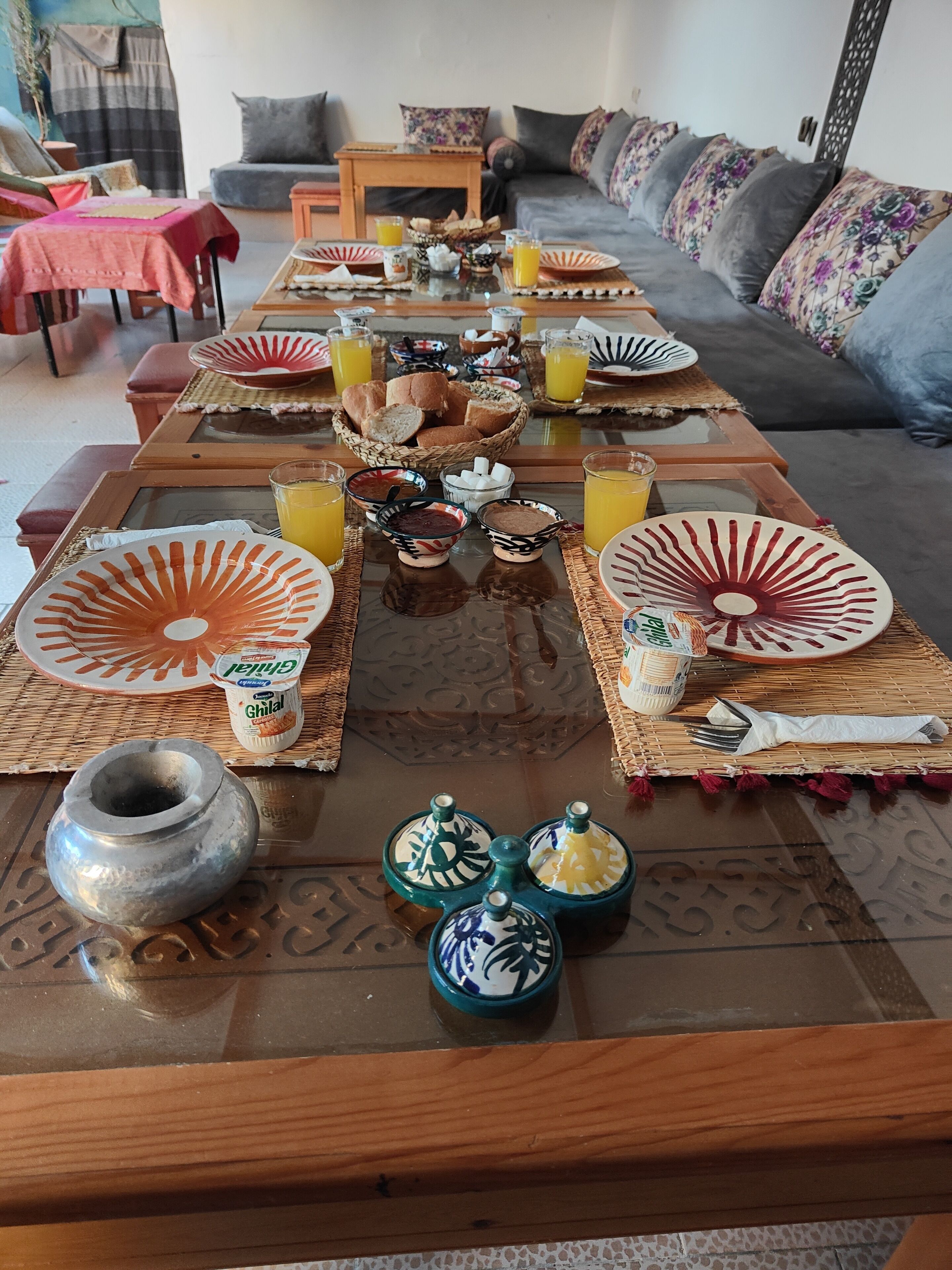 فطور كامل مجانًا يوميًا