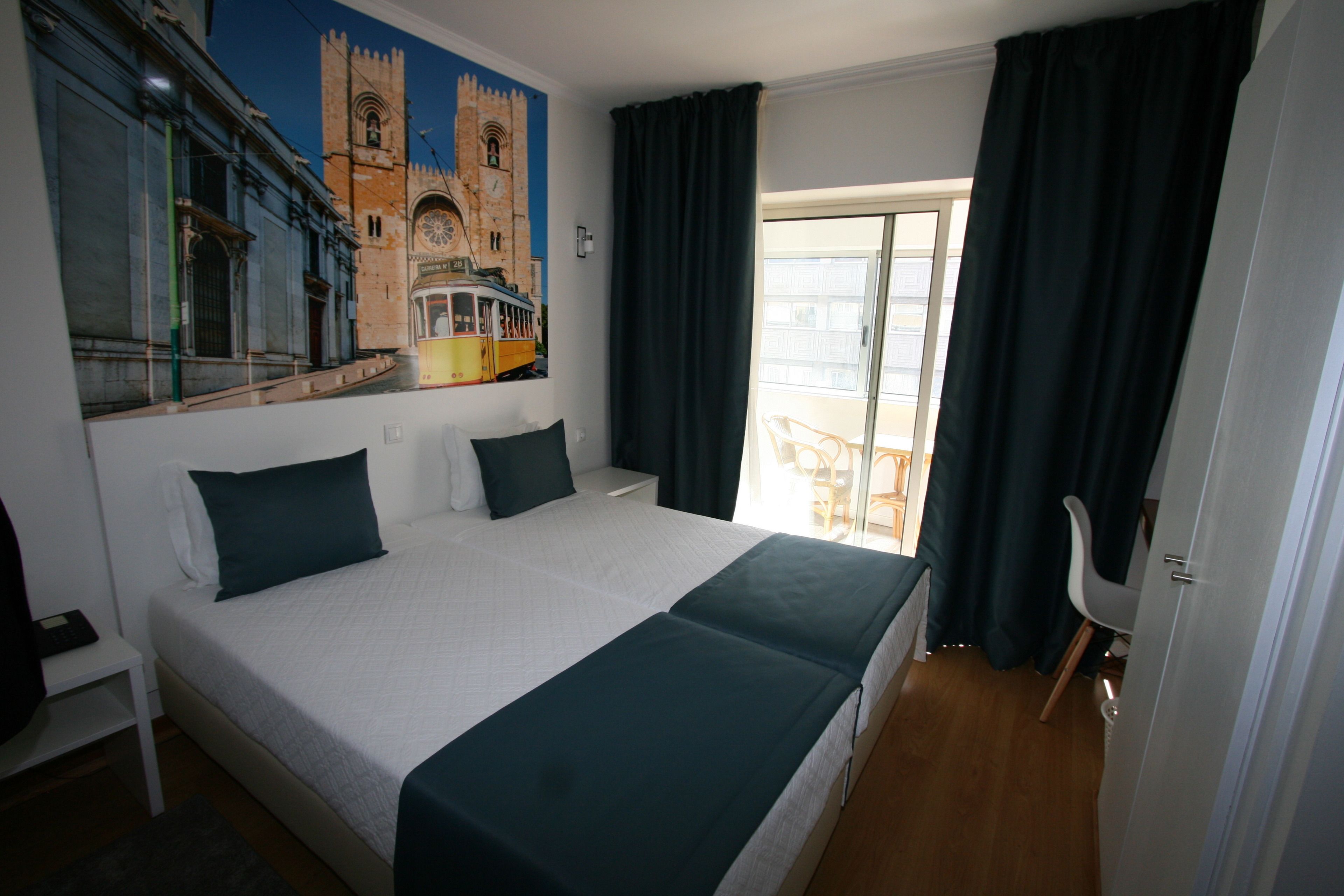 twin room | in-room safe, soundproofing, free cots/infant beds, rollaway beds