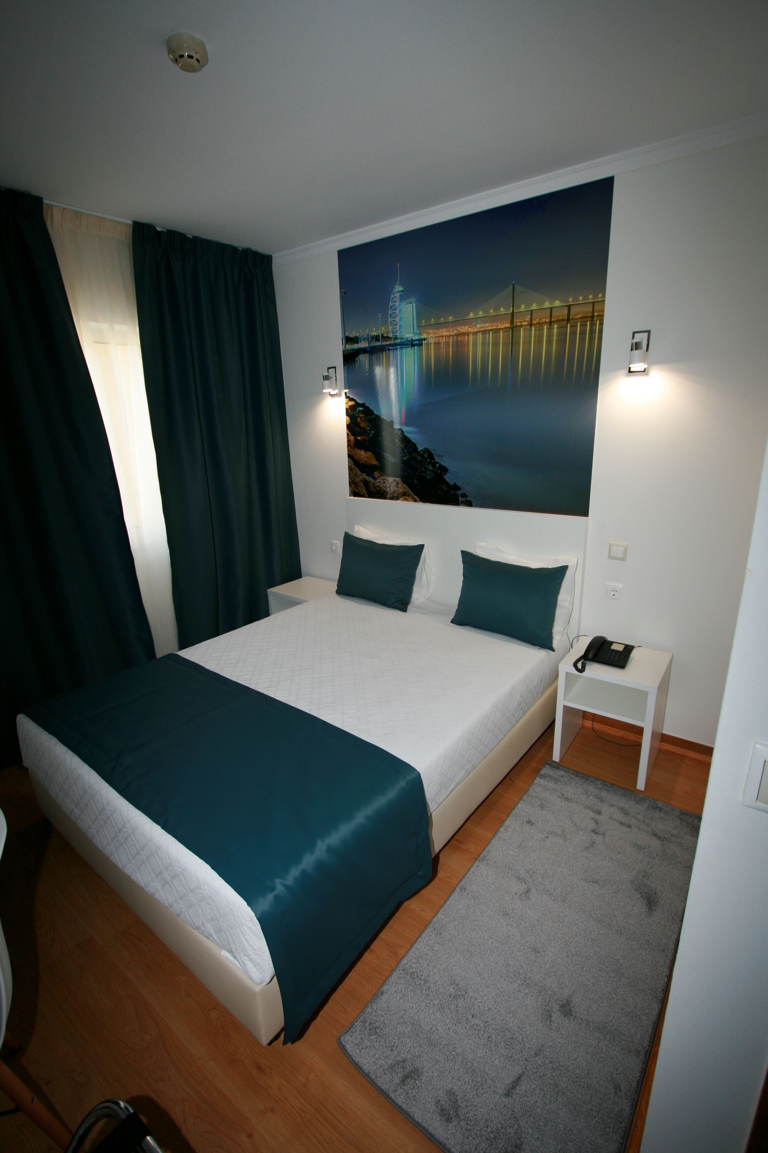 double room | in-room safe, soundproofing, free cots/infant beds, rollaway beds