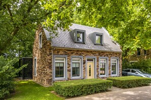 Luxury House, 3 Bedrooms (Koopliedenhuis LUXE) | Premium bedding, soundproofing, free WiFi, bed sheets - Dormio Resort Maastricht (Maastricht)