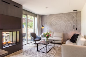 Exclusive Villa, 3 Bedrooms, Hot Tub | Living area | 32-inch flat-screen TV with cable channels, TV - Dormio Resort Maastricht (Maastricht)