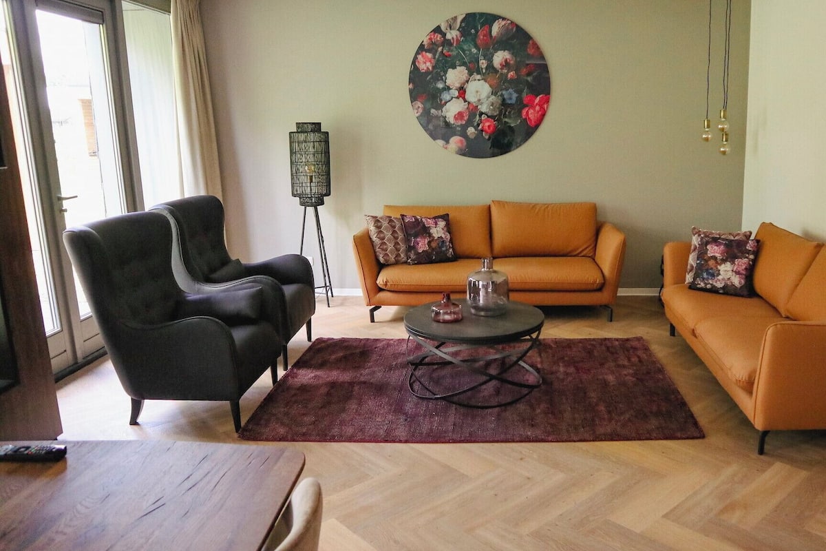 Villa Exclusive, 3 camere da letto | Soggiorno | TV a schermo piatto 32 pollici con canali via cavo, TV
