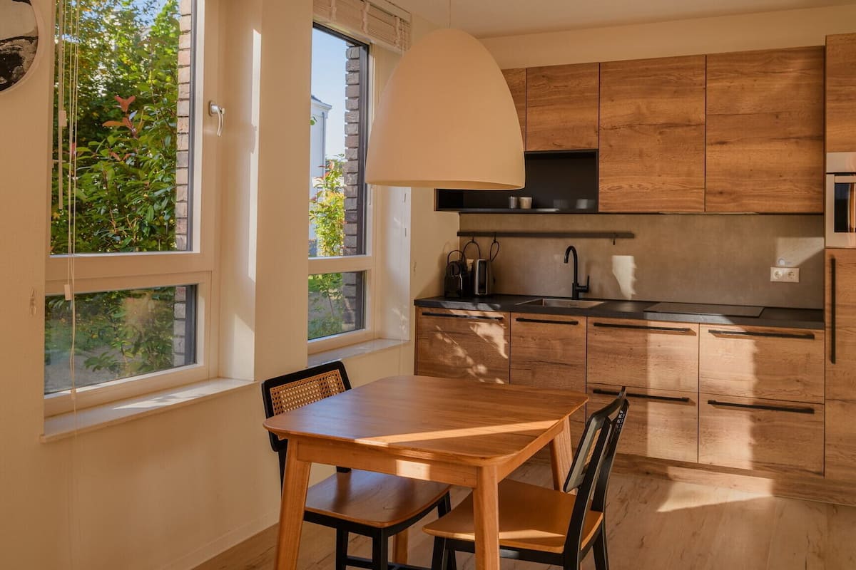 อพาร์ทเมนท์ (Castellum Apartment Prestige – 1 be) | ครัวส่วนตัว | เครื่องชงกาแฟเอสเปรสโซ, ตู้เย็นข  นาดใหญ่, ไมโครเวฟ, กาต้มน้ำไฟฟ้า