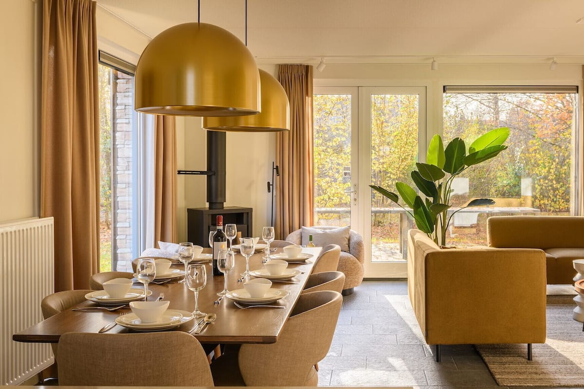 บ้านพักลักซ์ชัวรี่, 5 ห้องนอน, ซาวน่า (Landhuis LUXE) | ห้องนั่งเล่น |   ทีวีจอแบน 32 นิ้ว พร้อมช่องเคเบิล, ทีวี