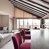 Suite panorámica, 3 habitaciones, balcón, entresuelo | Vistas desde la habitación