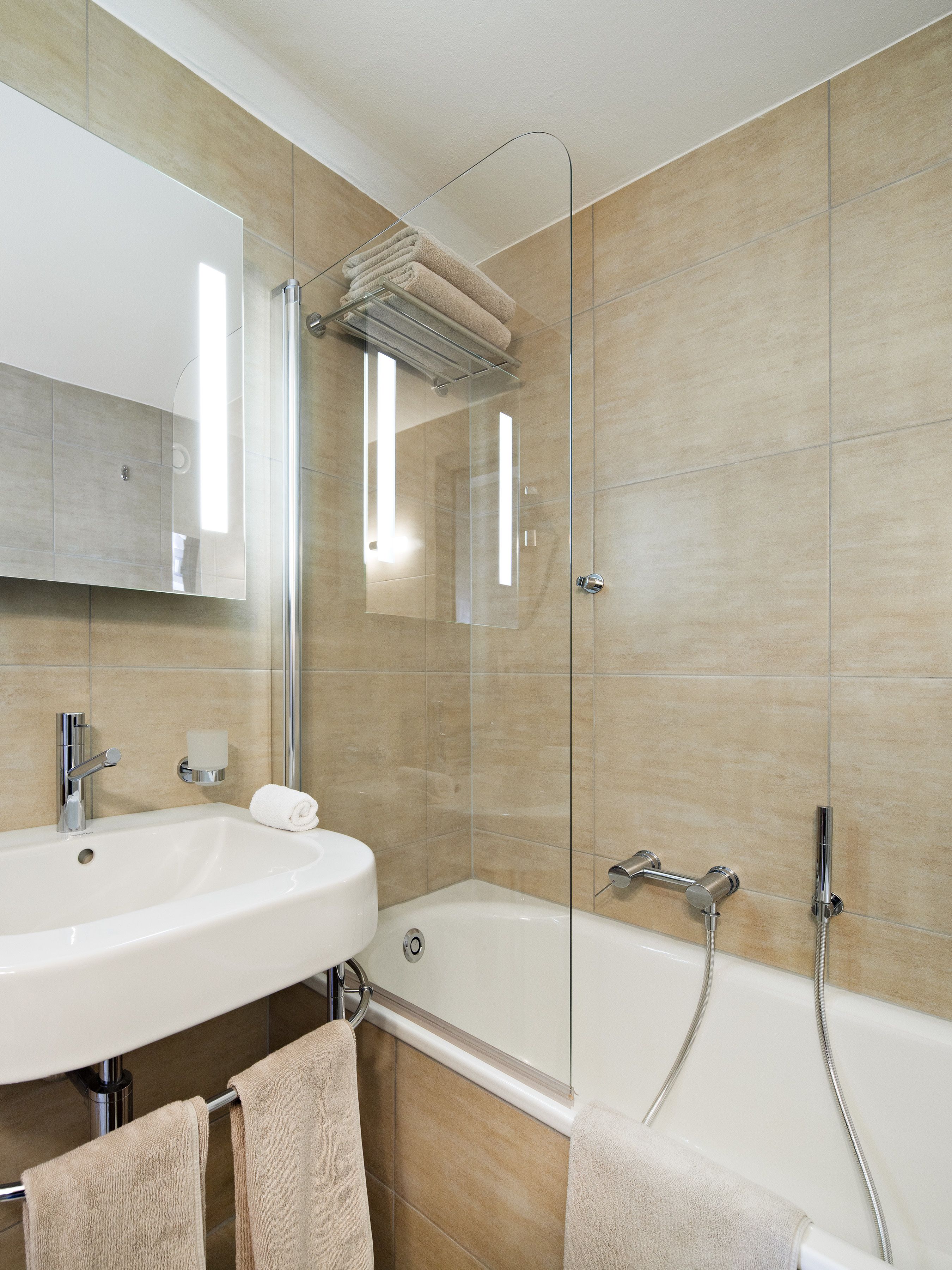 deluxe suite, 3 bedrooms, balcony | bathroom | combined shower/bathtub, free toiletries, hair dryer, bathrobes