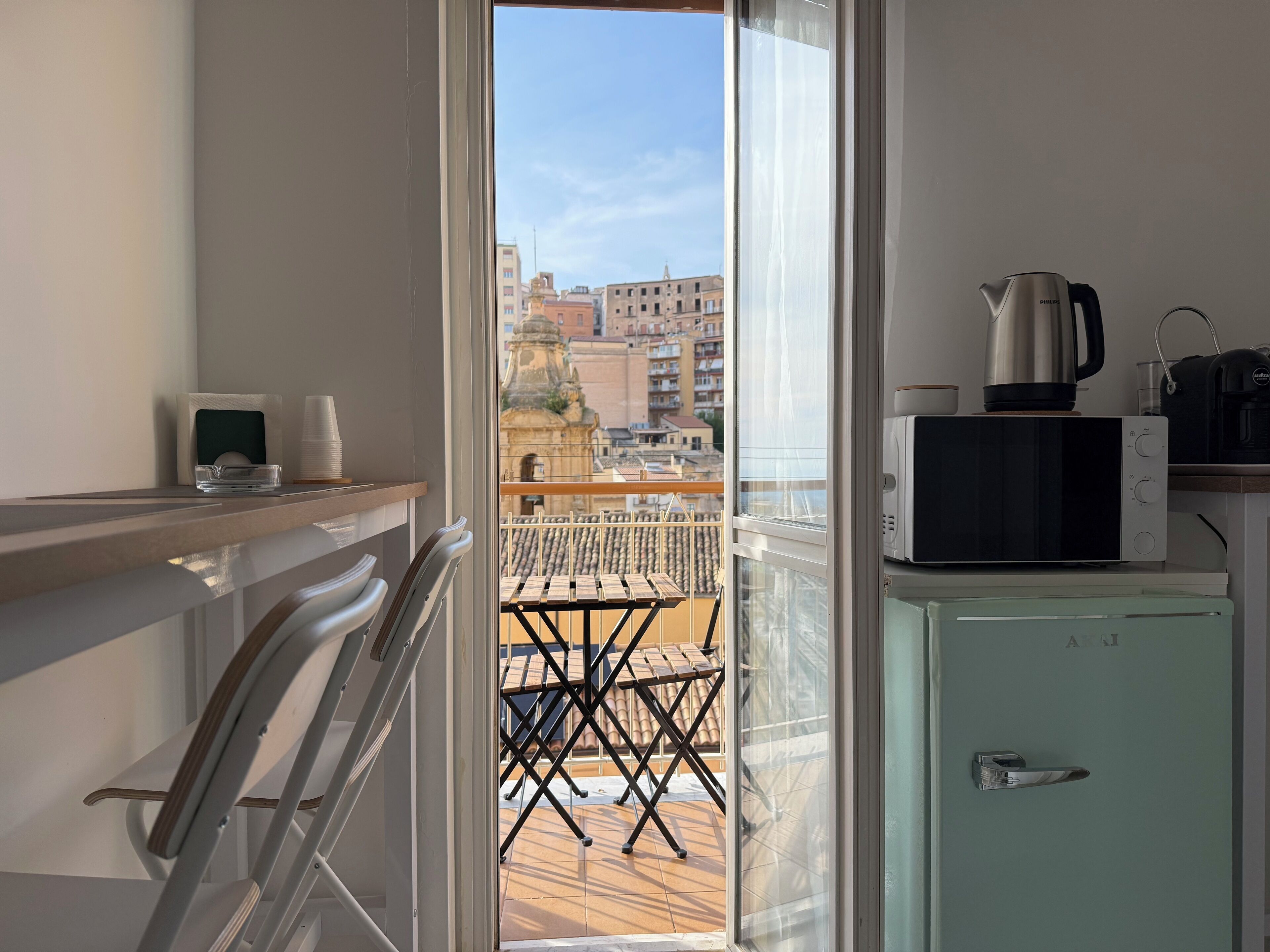 Familien-Dreibettzimmer, Küche, eingeschränkter Meerblick | Blick vom Balkon