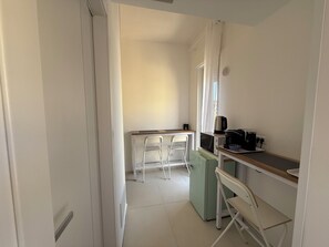 Petit déjeuner continental (5 EUR par personne)