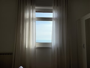 Chambre Panoramique, 1 lit double, cuisine, vue mer | Vue sur l’eau