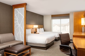 Escritorio, insonorización, tabla de planchar con plancha y wifi gratis