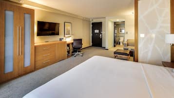 Desk, soundproofing, iron/ironing board, free WiFi