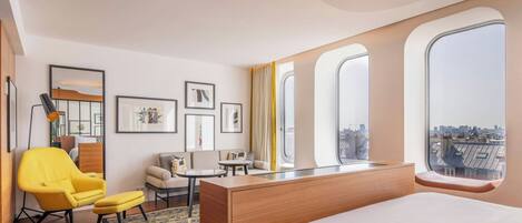 Artist Studio, 1 King Bed | Premium bedding, pillow-top beds, minibar, in-room safe