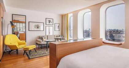 Renaissance Paris Republique Hotel