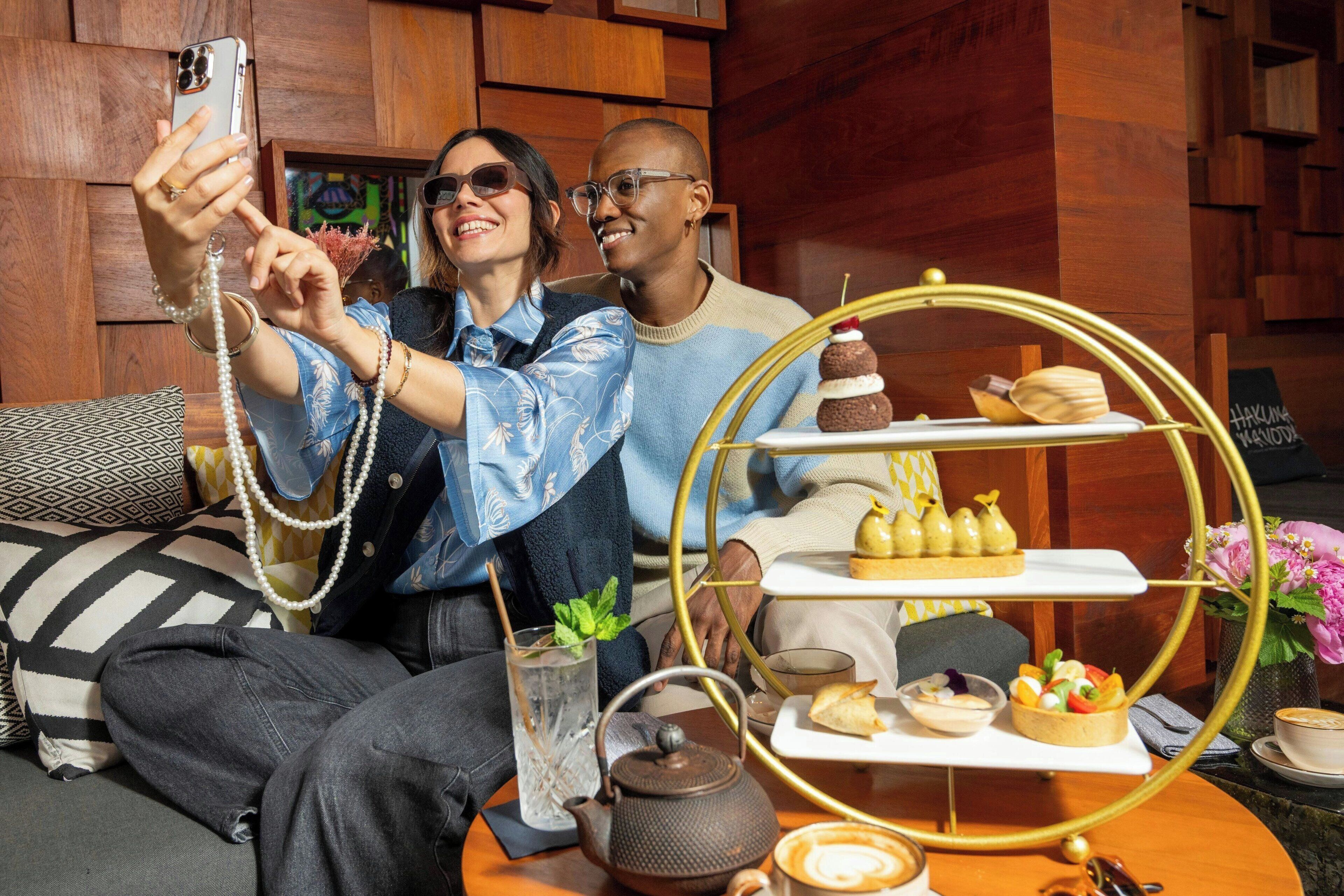 Món Pháp, nhìn ra vườn 