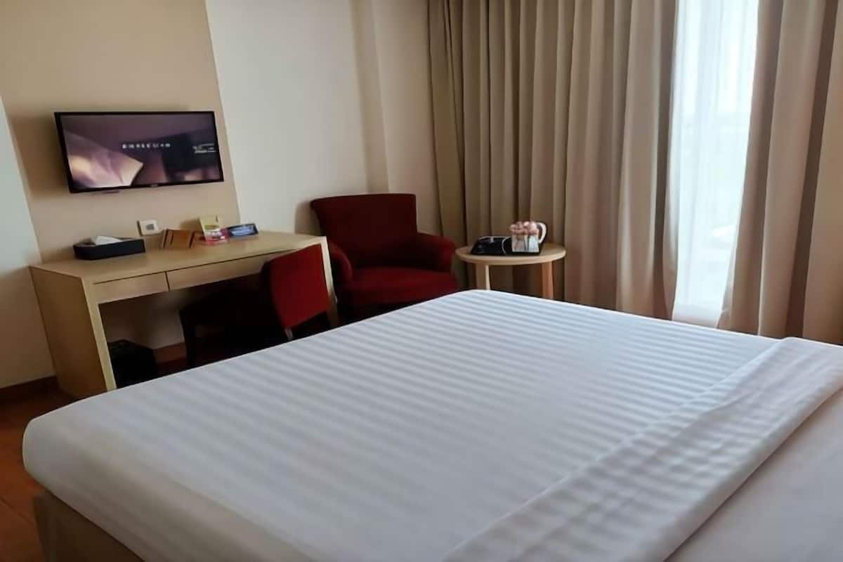 1 bedroom, in-room safe, desk, laptop workspace