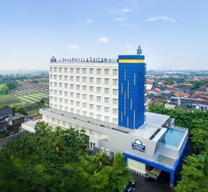 Exterior - Days Hotel & Suites by Wyndham Jakarta Airport (Tangerang)