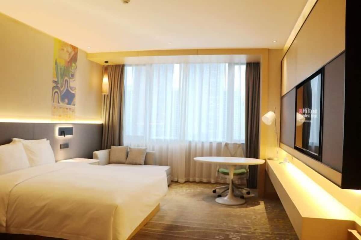 Minibar, in-room safe, desk, blackout drapes