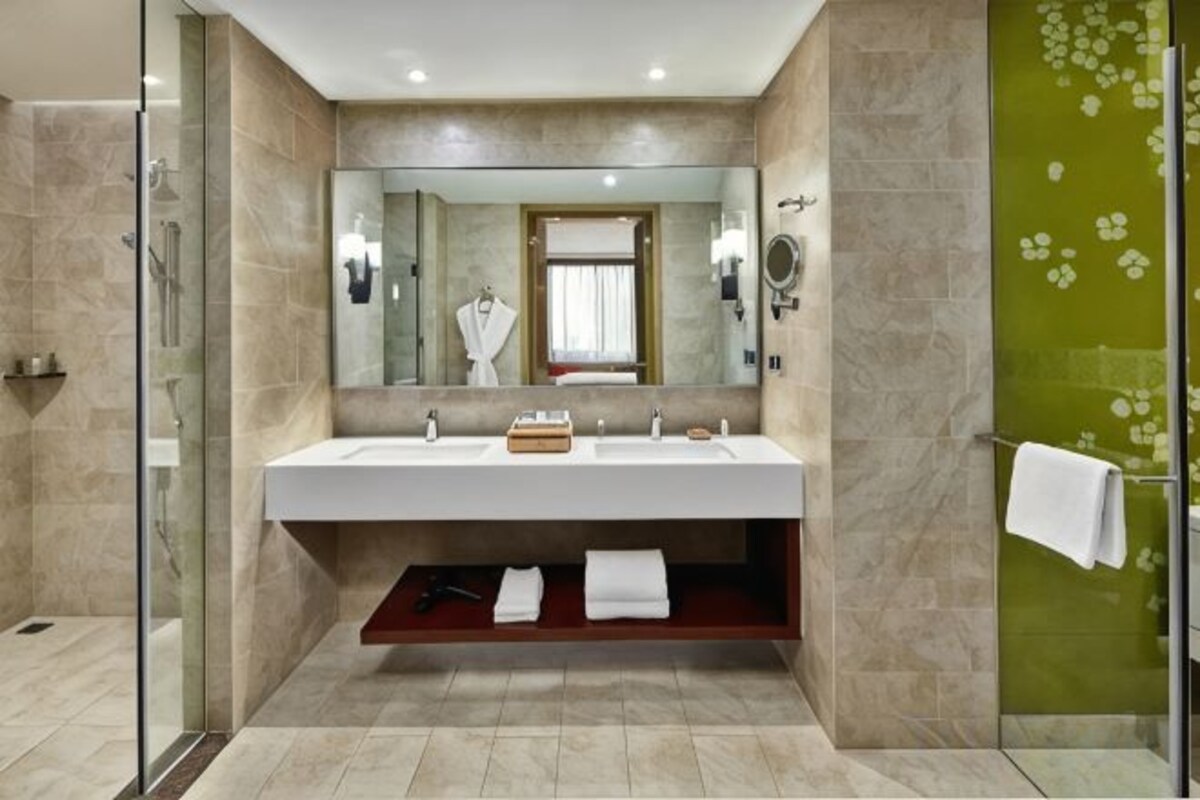 Bathroom | Shower, rainfall showerhead, free toiletries, slippers