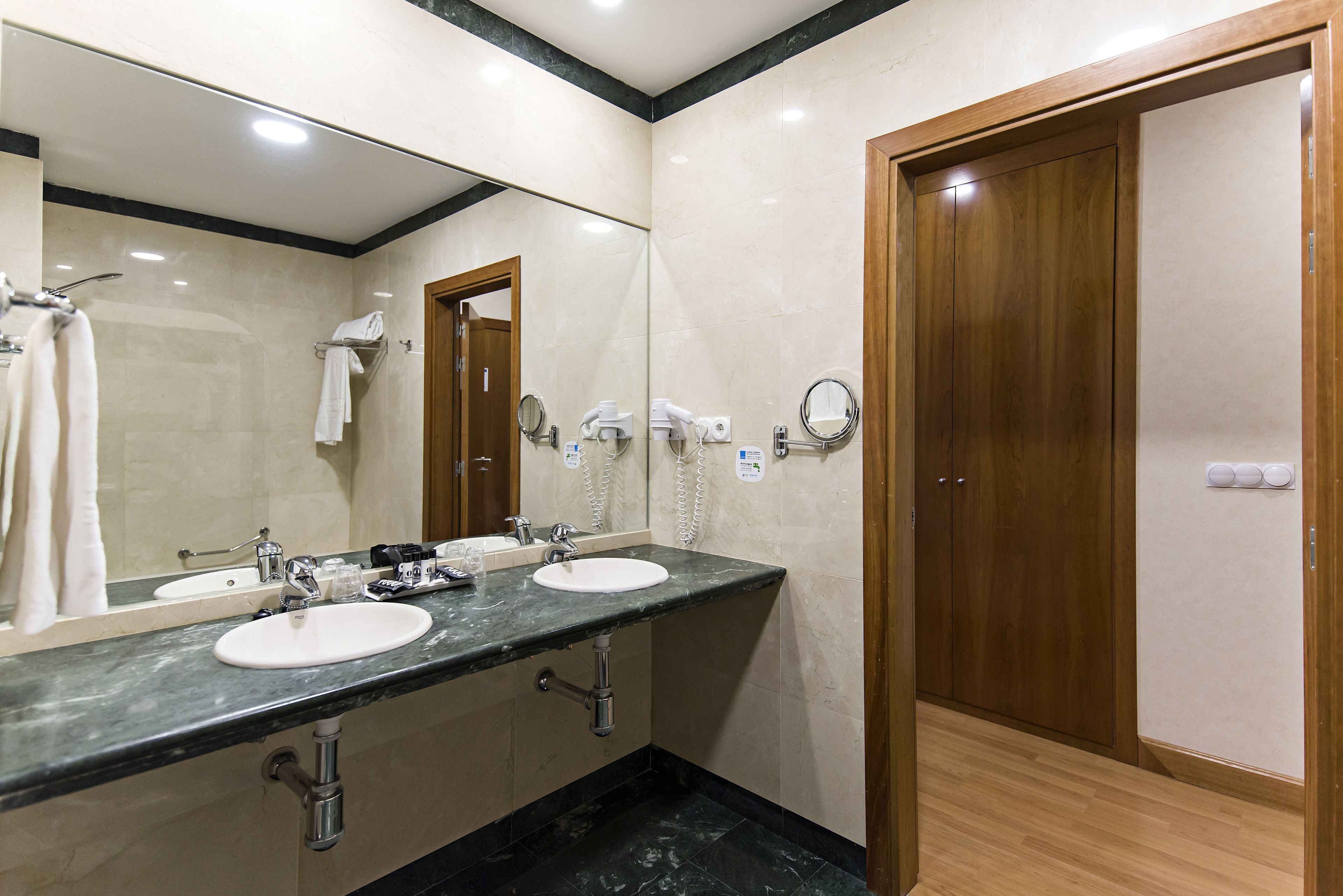 Foto - B&B HOTEL Madrid Aeropuerto T4