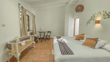 Suite Classique, 1 trĂšs grand lit | Wi-Fi gratuit, draps fournis