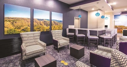 La Quinta Inn & Suites by Wyndham Pampa