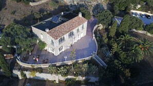 Parking - The Manor (Calvi)