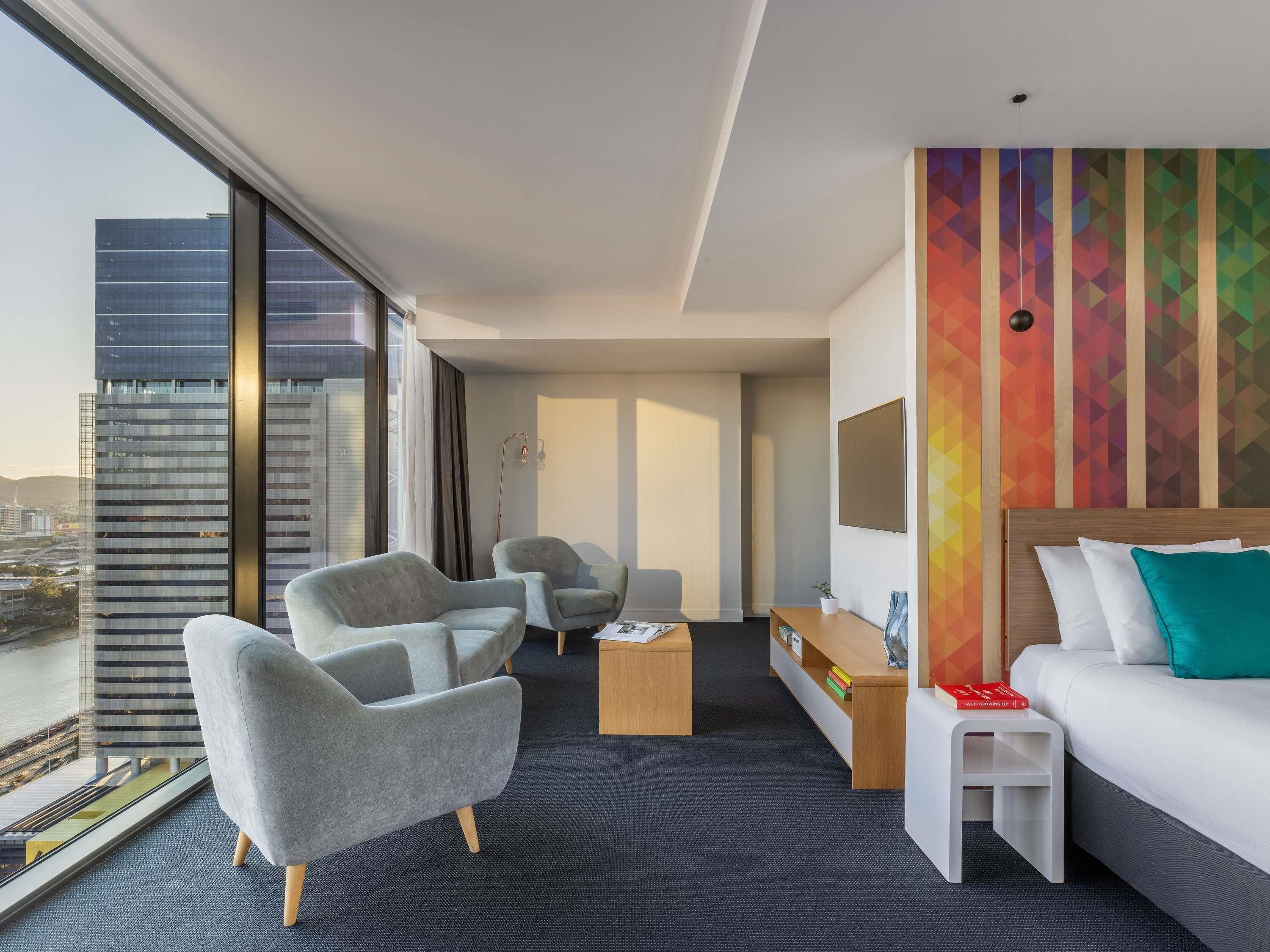 Executive Suite, 1 King Bed | In-room safe, desk, soundproofing, iron/ironing board