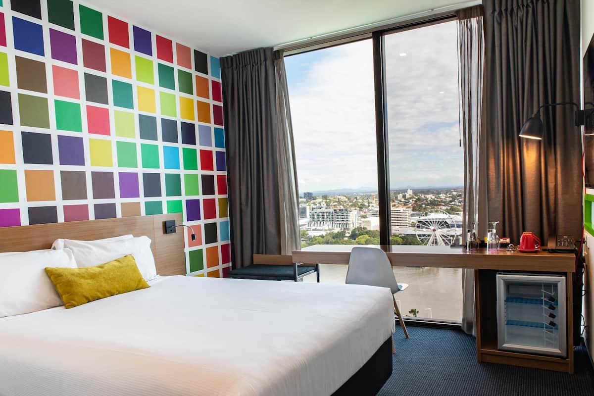 Superior Room, 1 King Bed, River View | In-room safe, desk, soundproofing, iron/ironing board