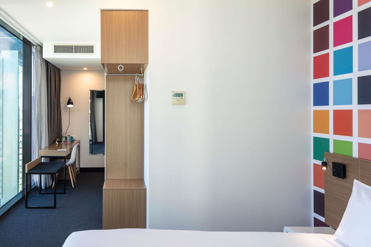 In-room safe, desk, soundproofing, iron/ironing board