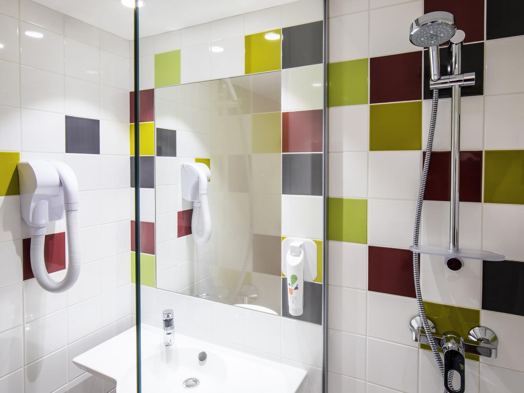 Standard Room, 1 Double Bed | Pillow-top beds, soundproofing, iron/ironing board, free WiFi