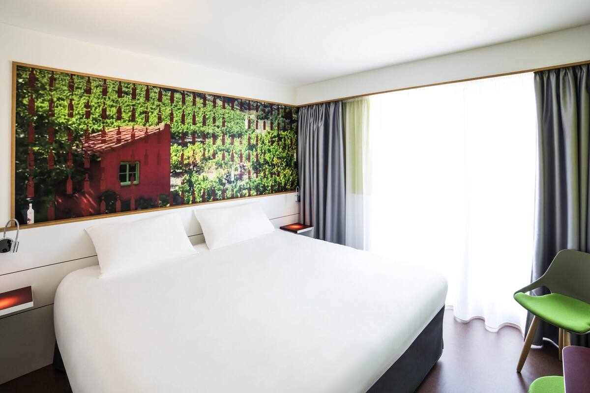 standard room, 1 double bed | pillow-top beds, soundproofing, iron/ironing board, free wifi