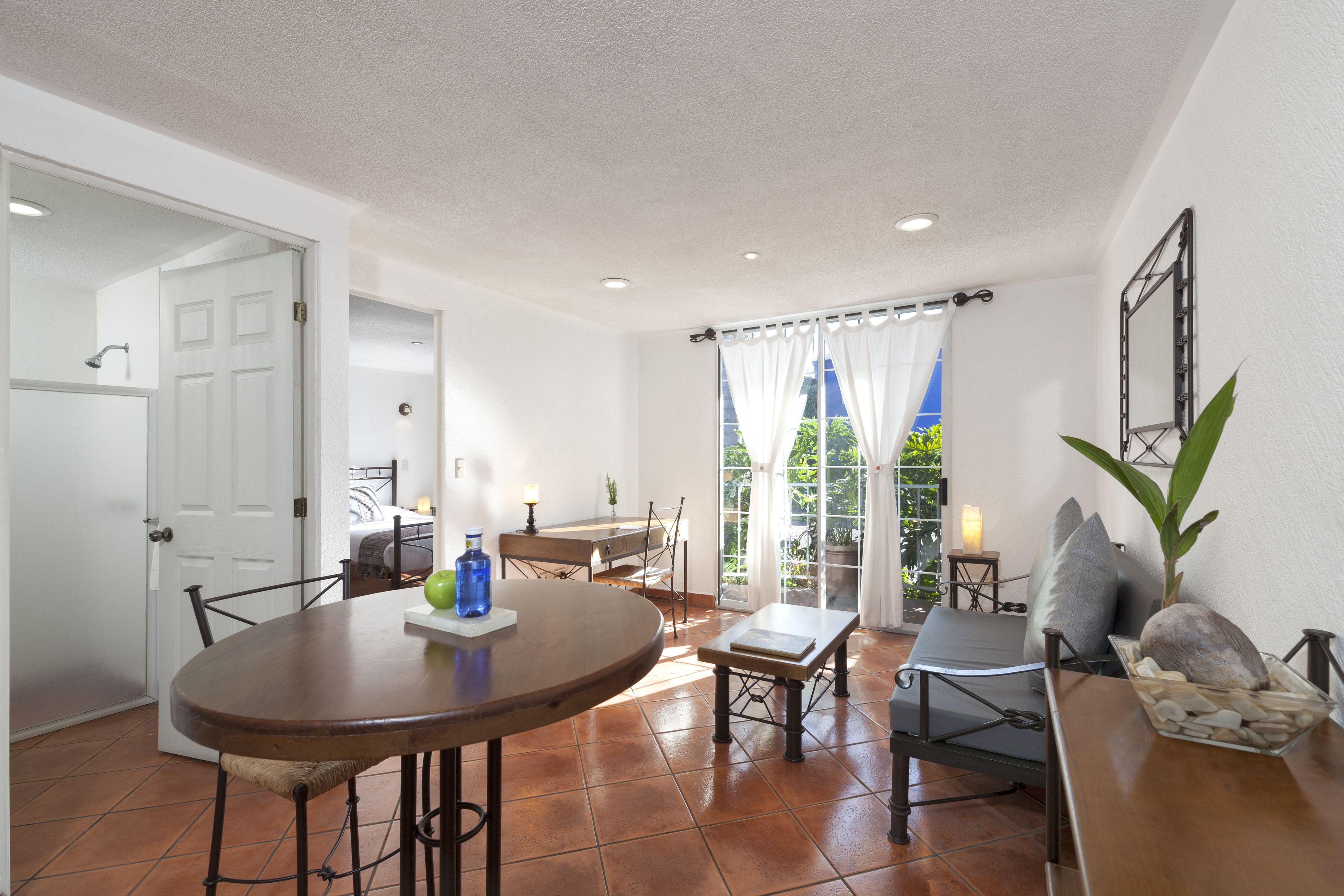 Vila, 1 Tempat Tidur Double | Ruang keluarga | Televisi LED 25-inci dengan saluran TV kabel dan TV