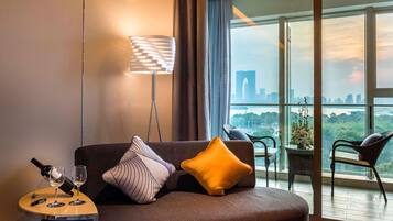 1 Schlafzimmer, hochwertige Bettwaren, Minibar, Zimmersafe