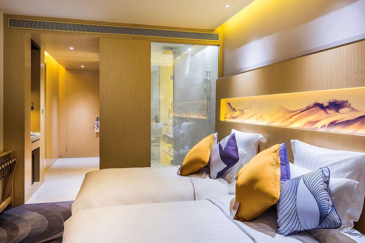 1 bedroom, premium bedding, minibar, in-room safe